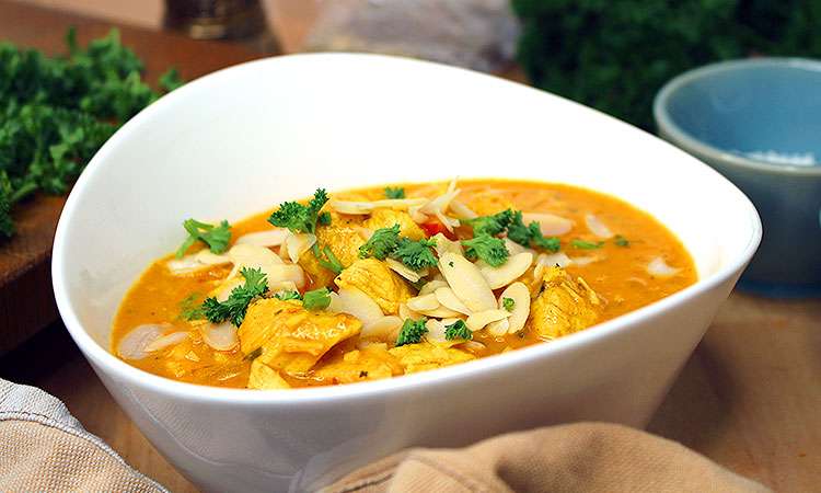 Leckeres Low-Carb Chicken Korma Curry