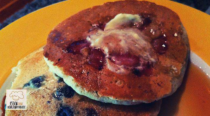 Low-Carb Erdbeer-Kokos Pancake