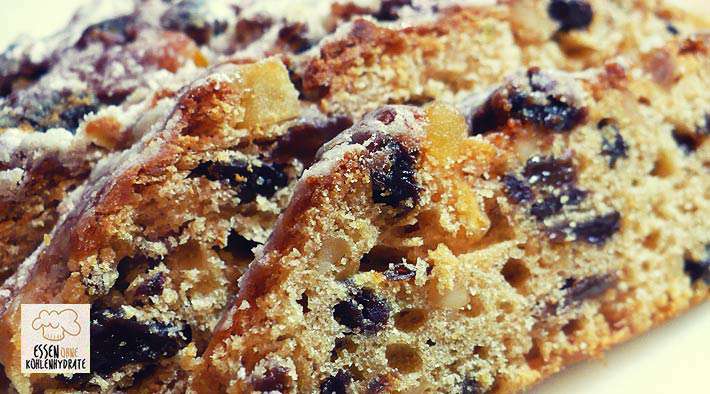 Leckerer Low-Carb Stollen mit Rosinen