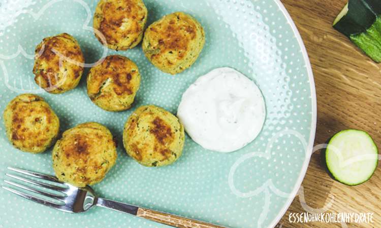 Low-Carb Zucchinibällchen mit Käse