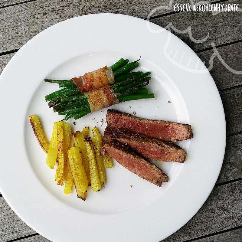 Filet mit Bohnen-Baconrolle und Kohlrabi-Pommes