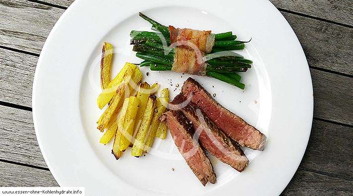 Filet mit Bohnen-Baconrolle und Kohlrabi-Pommes