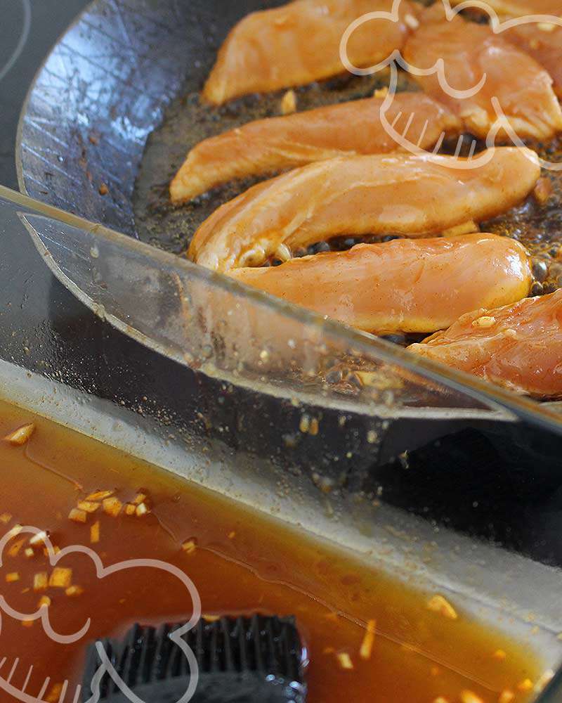 Hähnchen-Spieße mit Erdnuss-Kokos-Dip - Essen ohne Kohlenhydrate