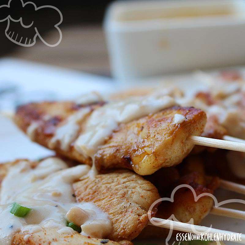 Hähnchen-Spieße mit Erdnuss-Kokos-Dip - Essen ohne Kohlenhydrate