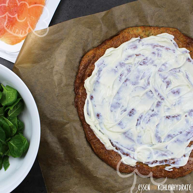 Low-Carb Lachs Spinat Pizza