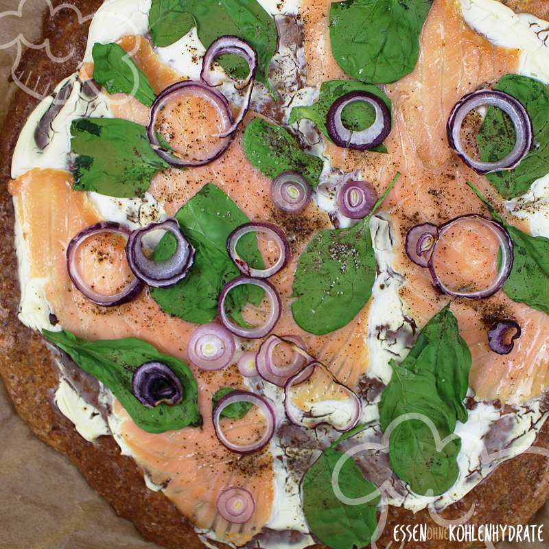 Low-Carb Lachs Spinat Pizza