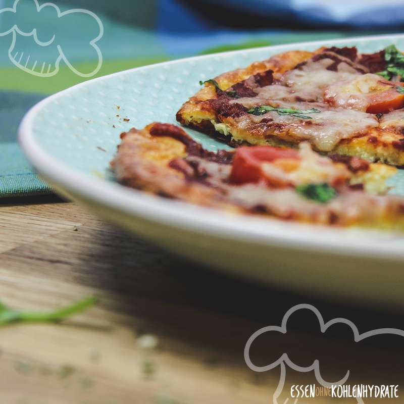 Einfache Low-Carb Pizza (ohne Mehl)