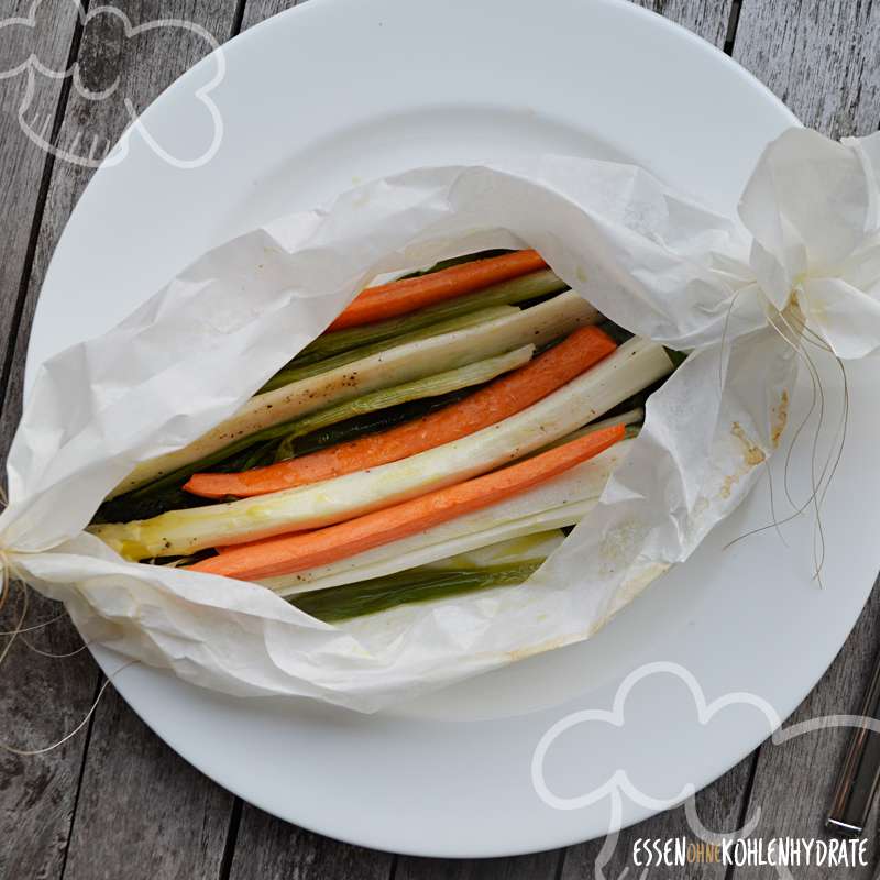 Spargelpäckchen im Pergamentpapier - Essen ohne Kohlenhydrate