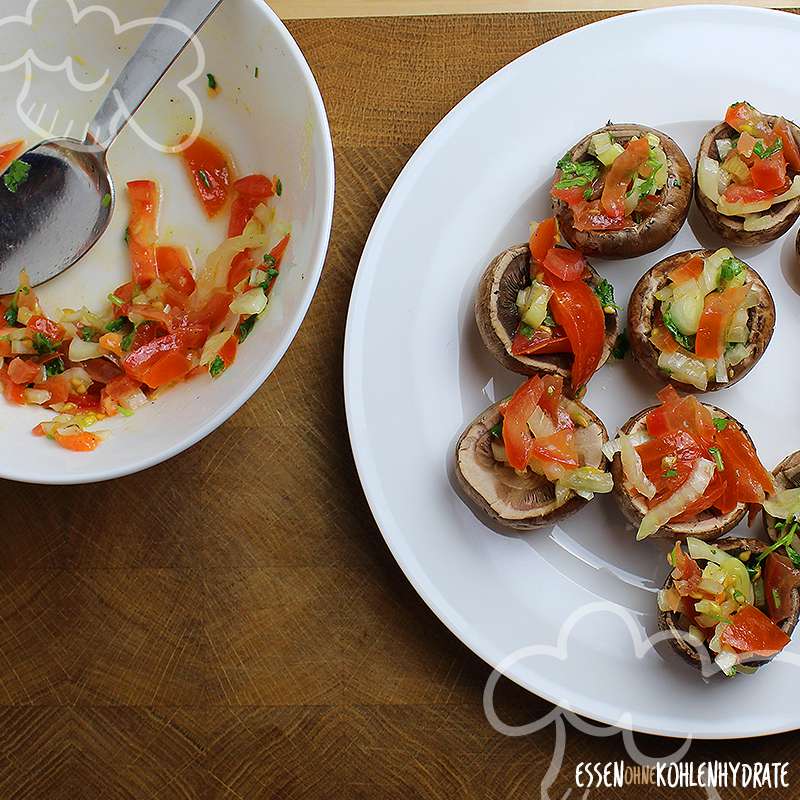 Gefüllte Champignons vom Grill - Essen ohne Kohlenhydrate