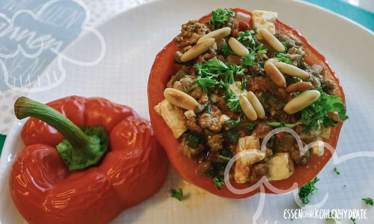 Gefüllte Paprika mit Hack und Feta