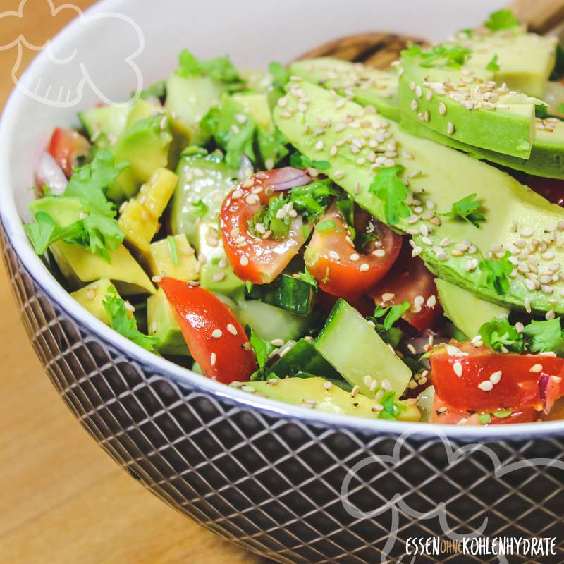 Gurken-Avocado-Tomaten-Salat - Essen ohne Kohlenhydrate