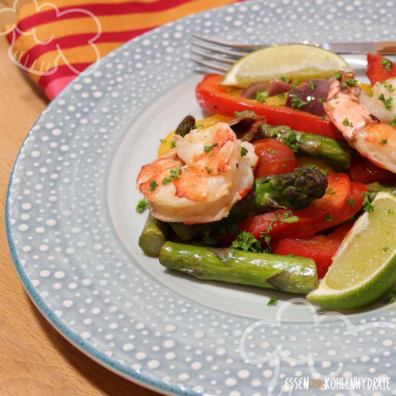 Riesengarnelen mit Gemüse vom Blech - Essen ohne Kohlenhydrate