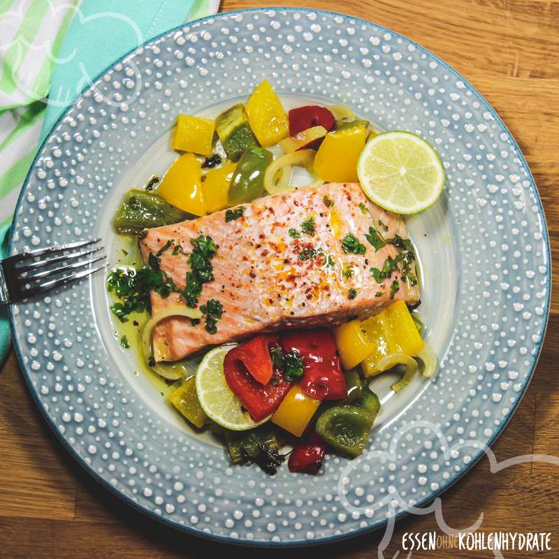 Lachs mit Paprikagemüse vom Blech - Essen ohne Kohlenhydrate