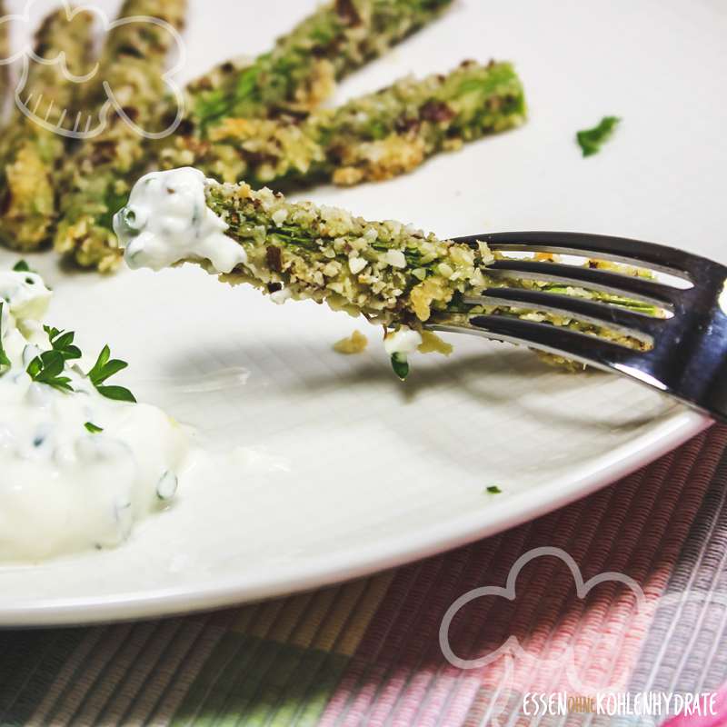 Spargel-Pommes mit Kräuterdip - Essen ohne Kohlenhydrate