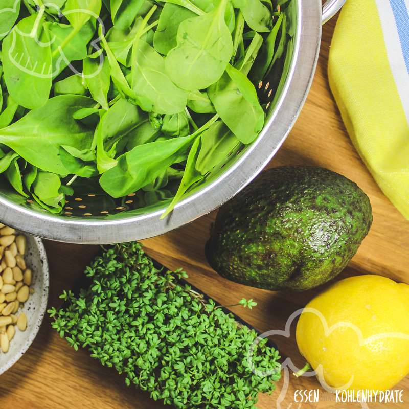 Babyspinat-Salat mit Avocado