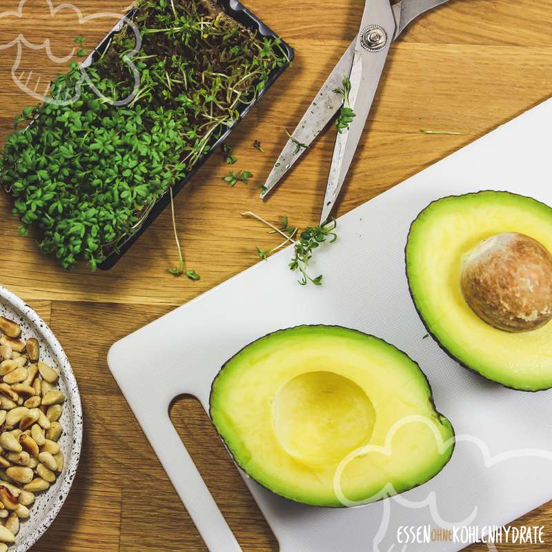 Babyspinat-Salat mit Avocado