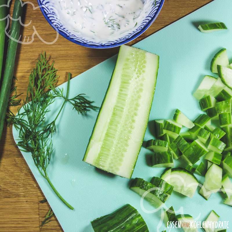 Gurkensalat mit Räucherlachs