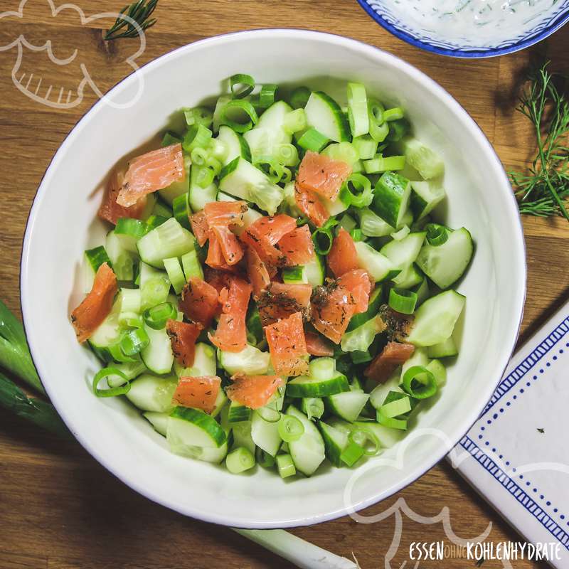 Gurkensalat mit Räucherlachs