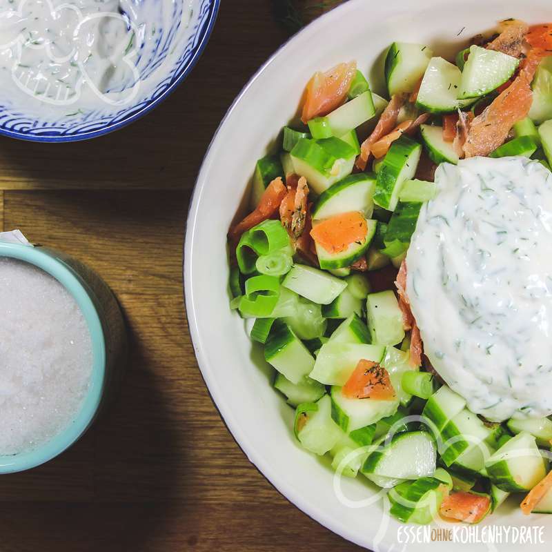 Gurkensalat mit Räucherlachs