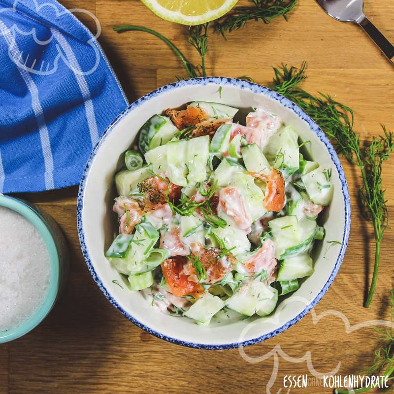 Gurkensalat mit Räucherlachs