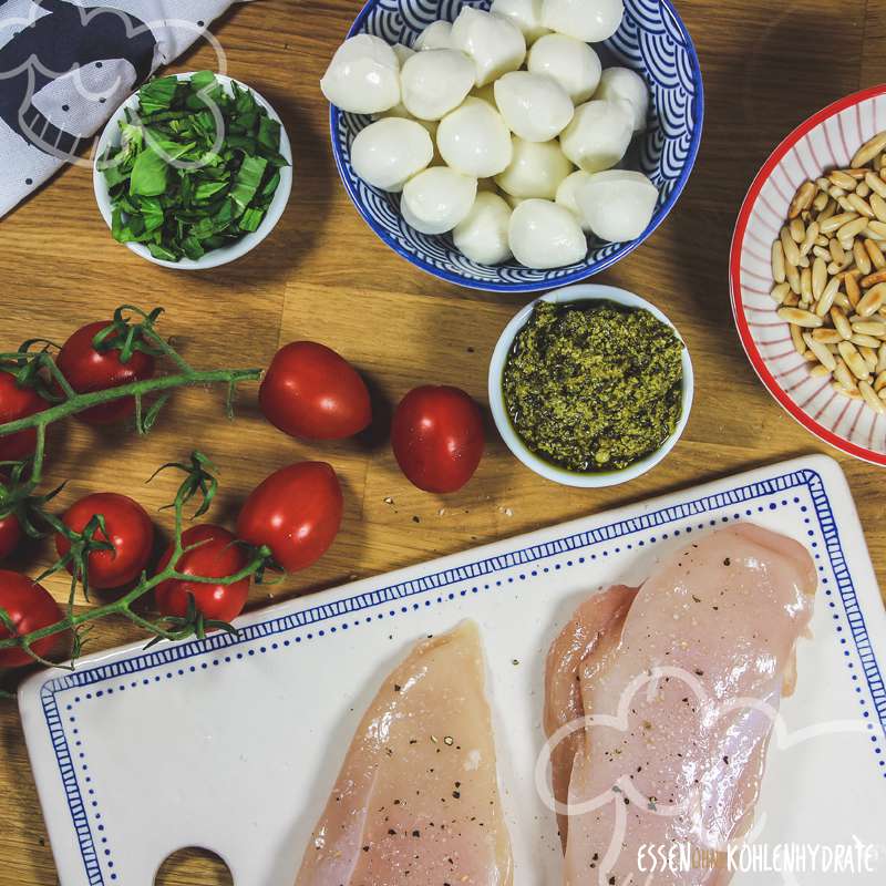 Hühnchen-Caprese-Salat