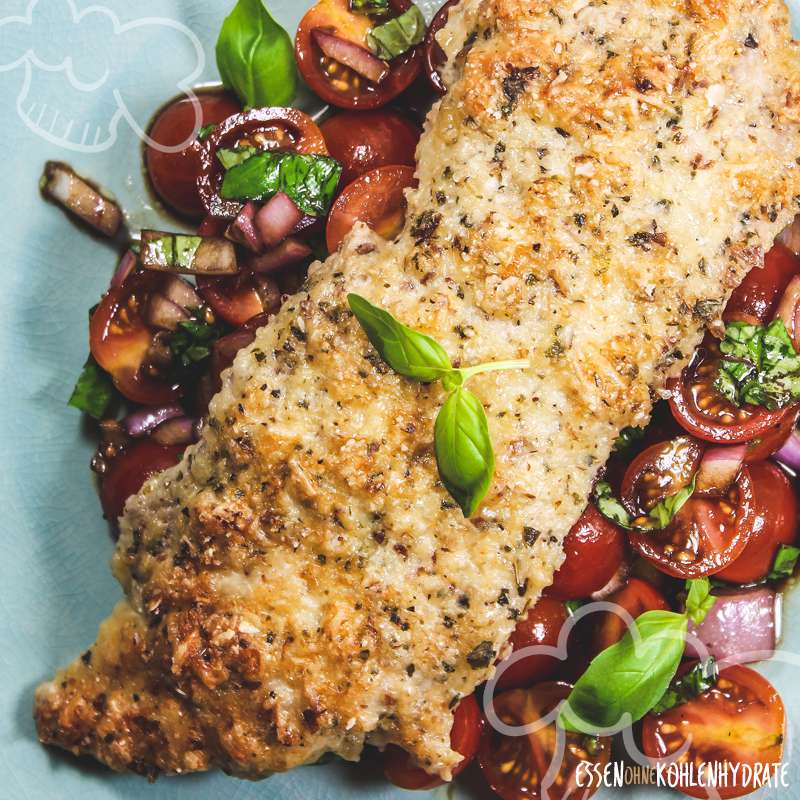 Parmesan-Schnitzel mit Tomatensalat