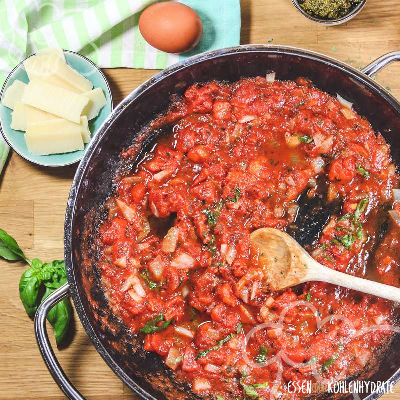 Eier und Tomaten aus dem Ofen