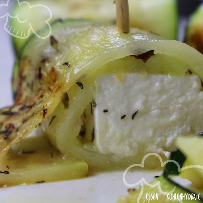 Feta im Thymian-Zucchini-Mantel