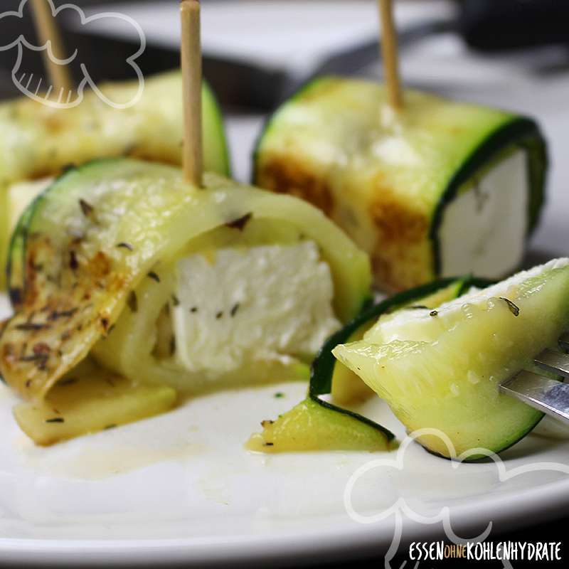 Feta im Thymian-Zucchini-Mantel - Essen ohne Kohlenhydrate