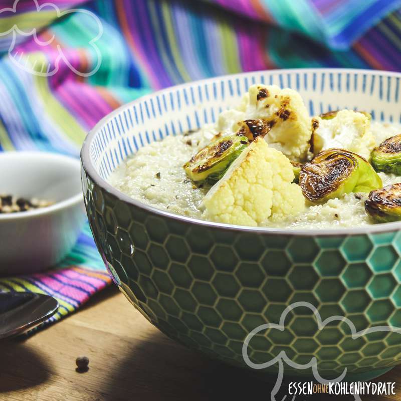 Blumenkohlsuppe mit Rosenkohl