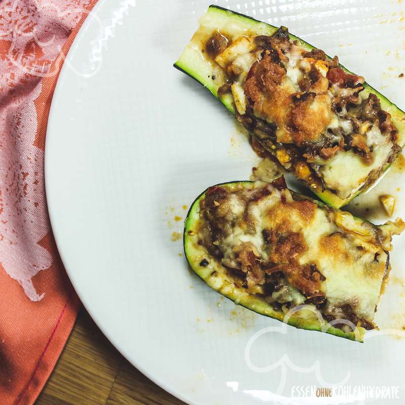 Gefüllte Zucchini mit Ei