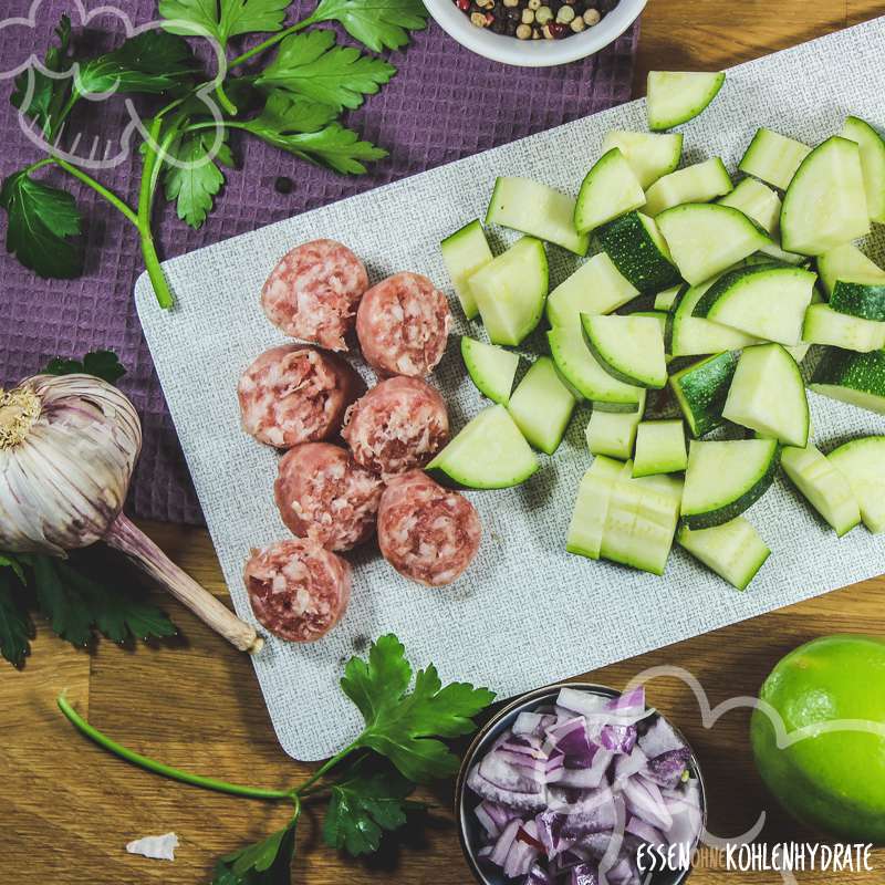 Zucchini-Pfanne mit Limette - Essen ohne Kohlenhydrate