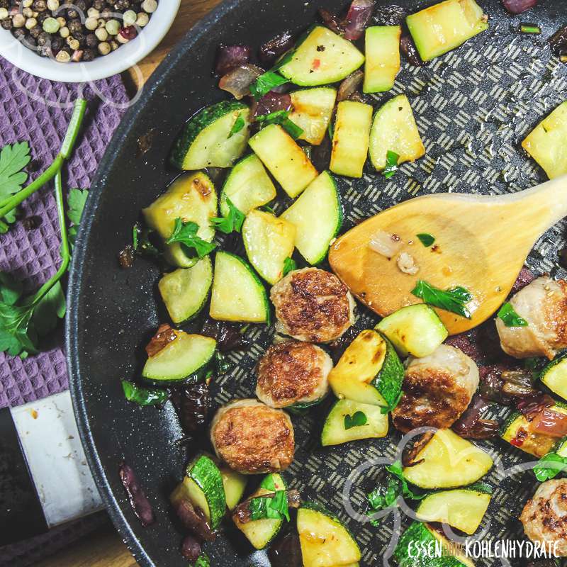 Zucchini-Pfanne mit Limette