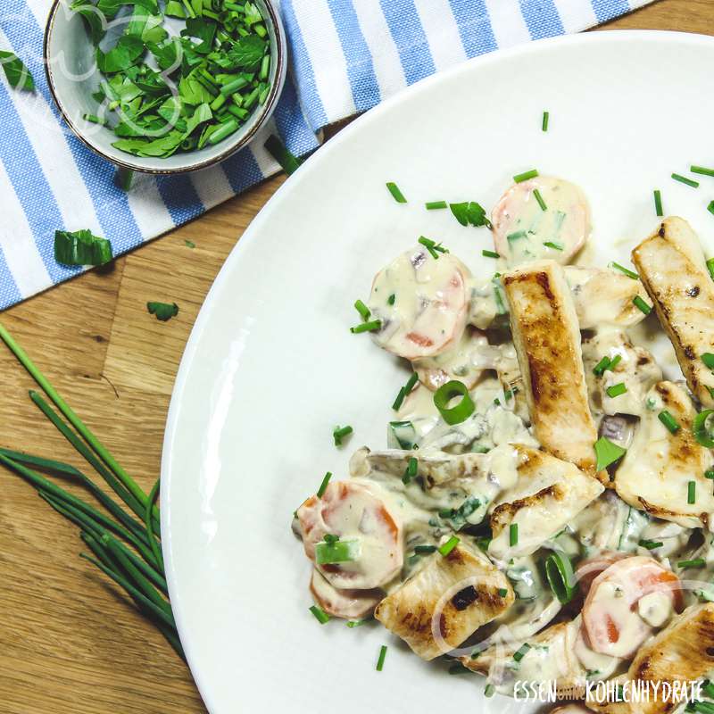 Hähnchenpfanne mit Karotten und Pilzen - Essen ohne Kohlenhydrate