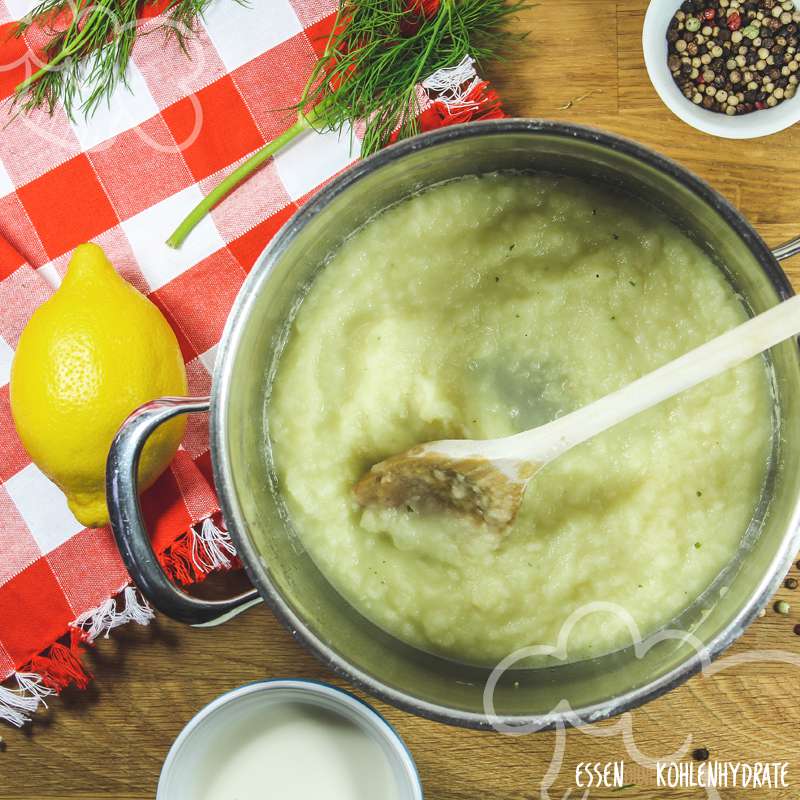 Selleriesuppe mit Räucherlachs