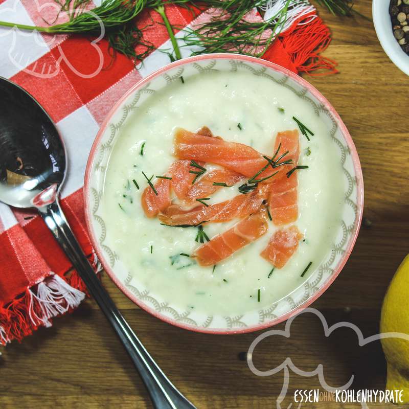 Selleriesuppe mit Räucherlachs