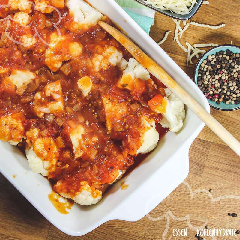 Blumenkohl mit Tomatensoße - Essen ohne Kohlenhydrate