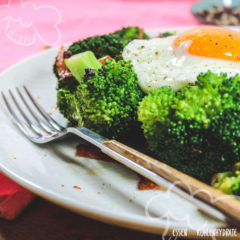Brokkoli-Pfanne mit Ei