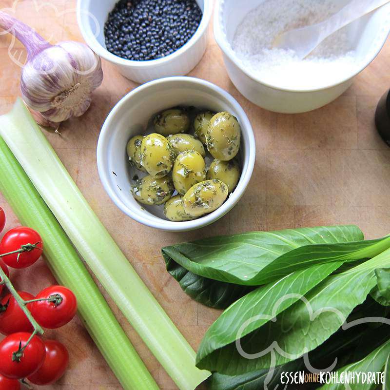 Pak Choi-Rollen mit Belugalinsen