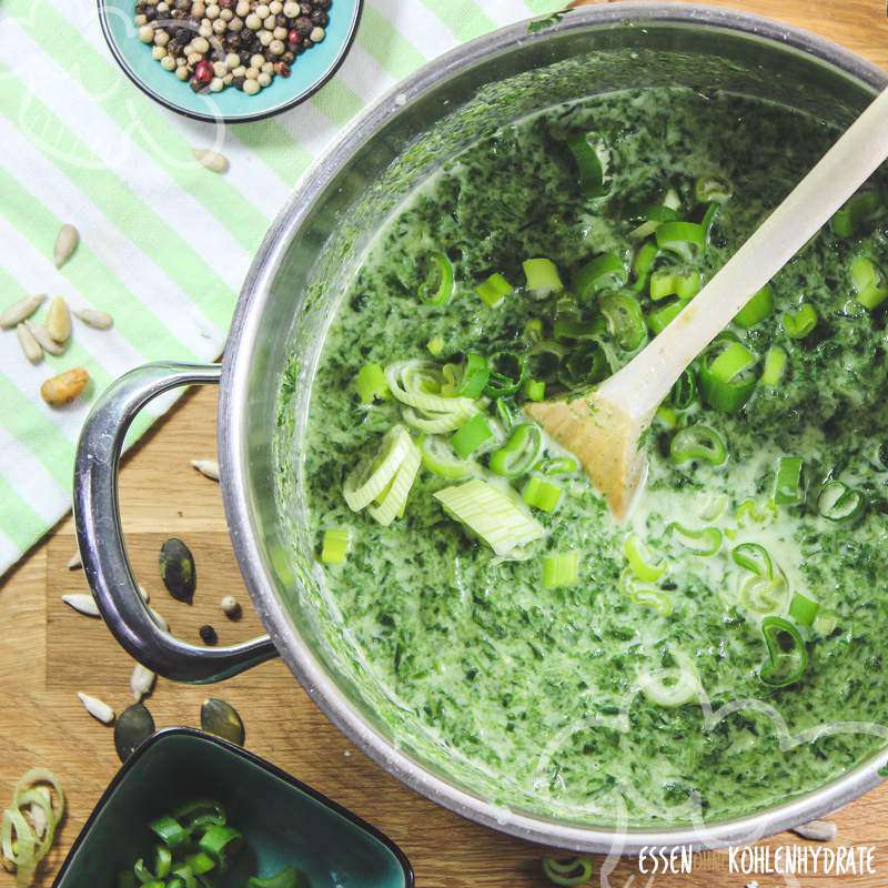 Spinatsuppe mit Feta - Essen ohne Kohlenhydrate