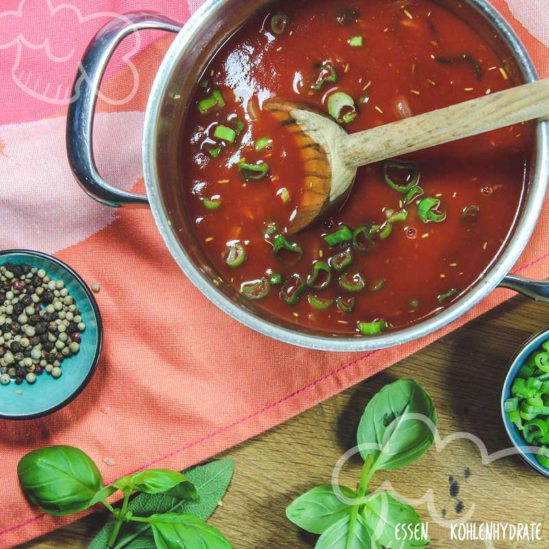 Tomatensuppe mit Garnelen