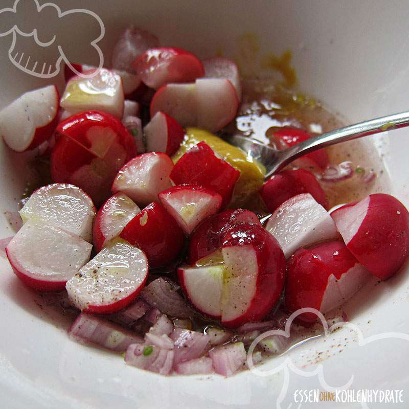 Rote Beete-Carpaccio mit Chicorée und Radieschen