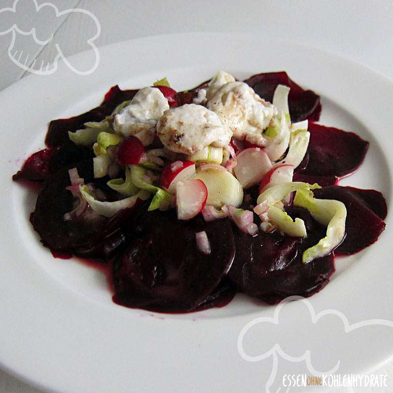 Rote Beete-Carpaccio mit Chicorée und Radieschen