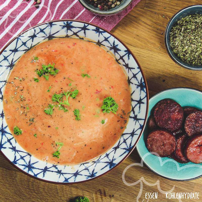 Paprikasuppe mit Kabanossi - Essen ohne Kohlenhydrate