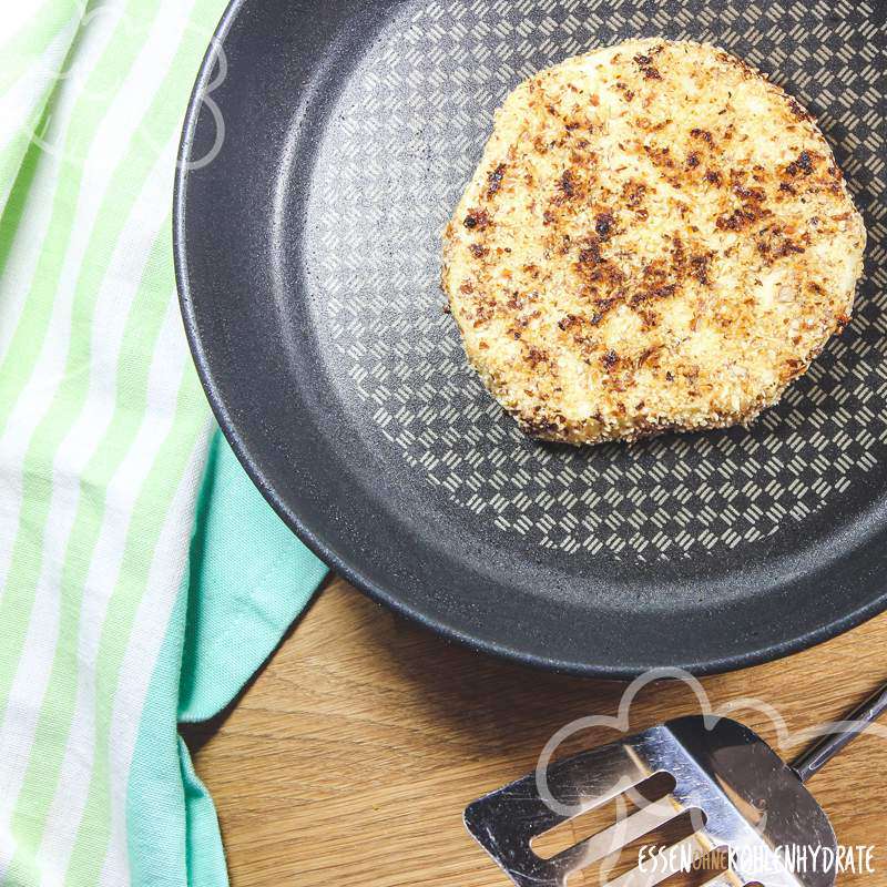 Sellerieschnitzel mit Mandelpanade - Essen ohne Kohlenhydrate