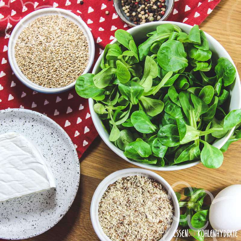 Feldsalat mit Sesam-Käse-Ecken