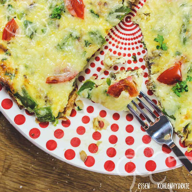 Überbackenes Omelette - Essen ohne Kohlenhydrate