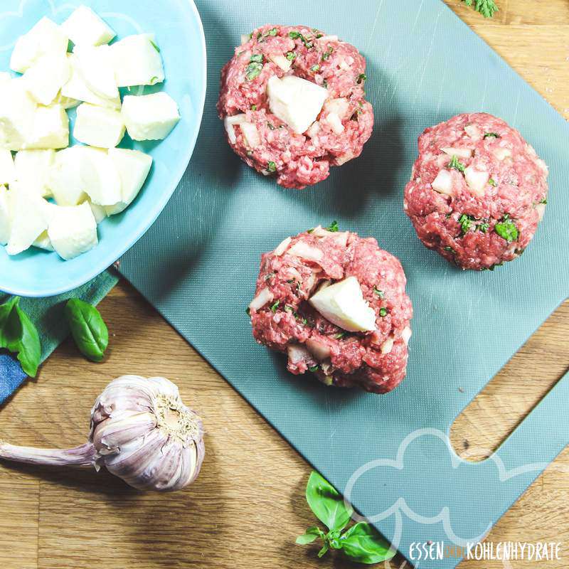 Mozzarella-Hackbällchen - Essen ohne Kohlenhydrate