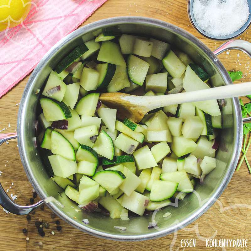 Zucchini-Kohlrabi-Suppe