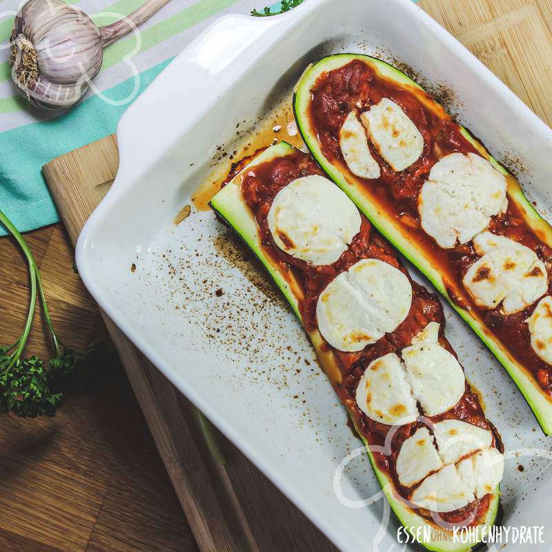 Gefüllte Zucchini mit Ziegenkäse - Essen ohne Kohlenhydrate